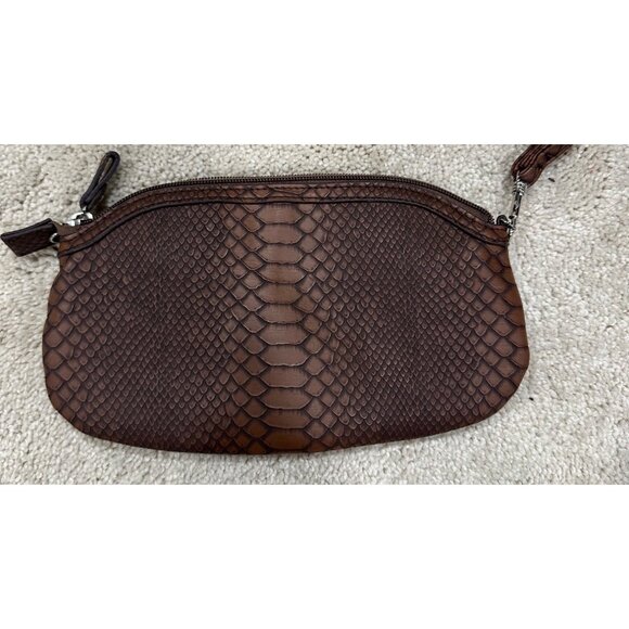 Relic Brand Brown Faux Snakeskin Wristlet With Zipper Closure & Card Slots - Picture 2 of 6